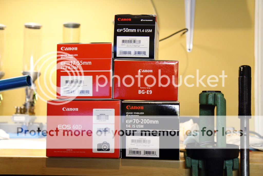 IMAGE: http://i985.photobucket.com/albums/ae333/Chief_10Beers/CameraBoxes.jpg