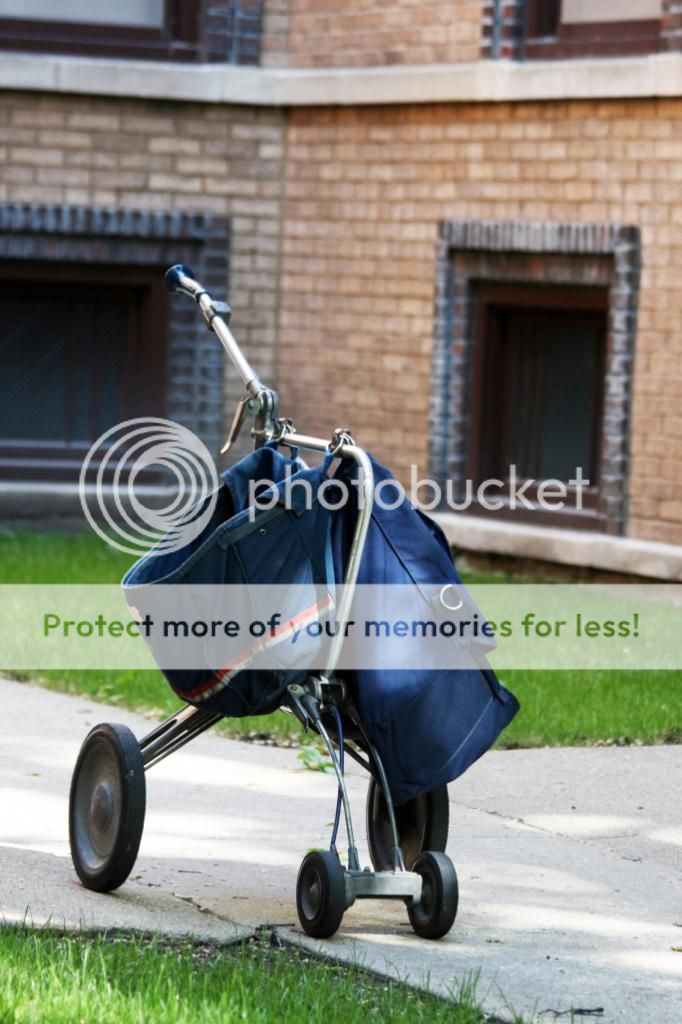 IMAGE: http://i985.photobucket.com/albums/ae333/Chief_10Beers/Urban_mailman.jpg